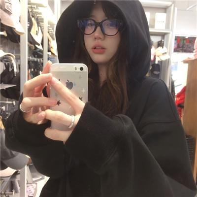 采蘑菇的夫妻